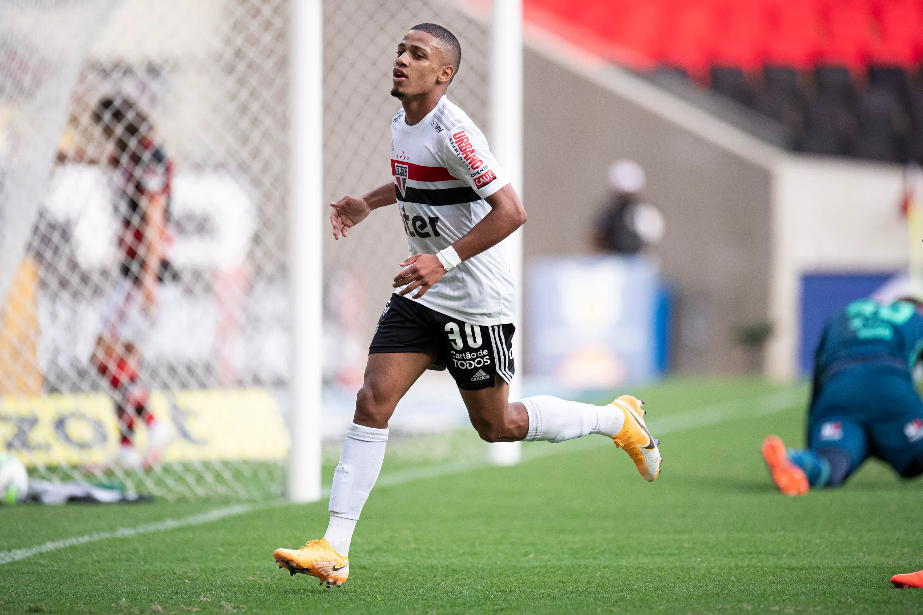 Melhor fase de Brenner no futebol veio em 2020 sob o comando de Fernando Diniz no São Paulo – Foto: Jorge Rodrigues/AGIF