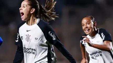 Zagueira Erika, do Corinthians, pelo Brasileirão Feminino