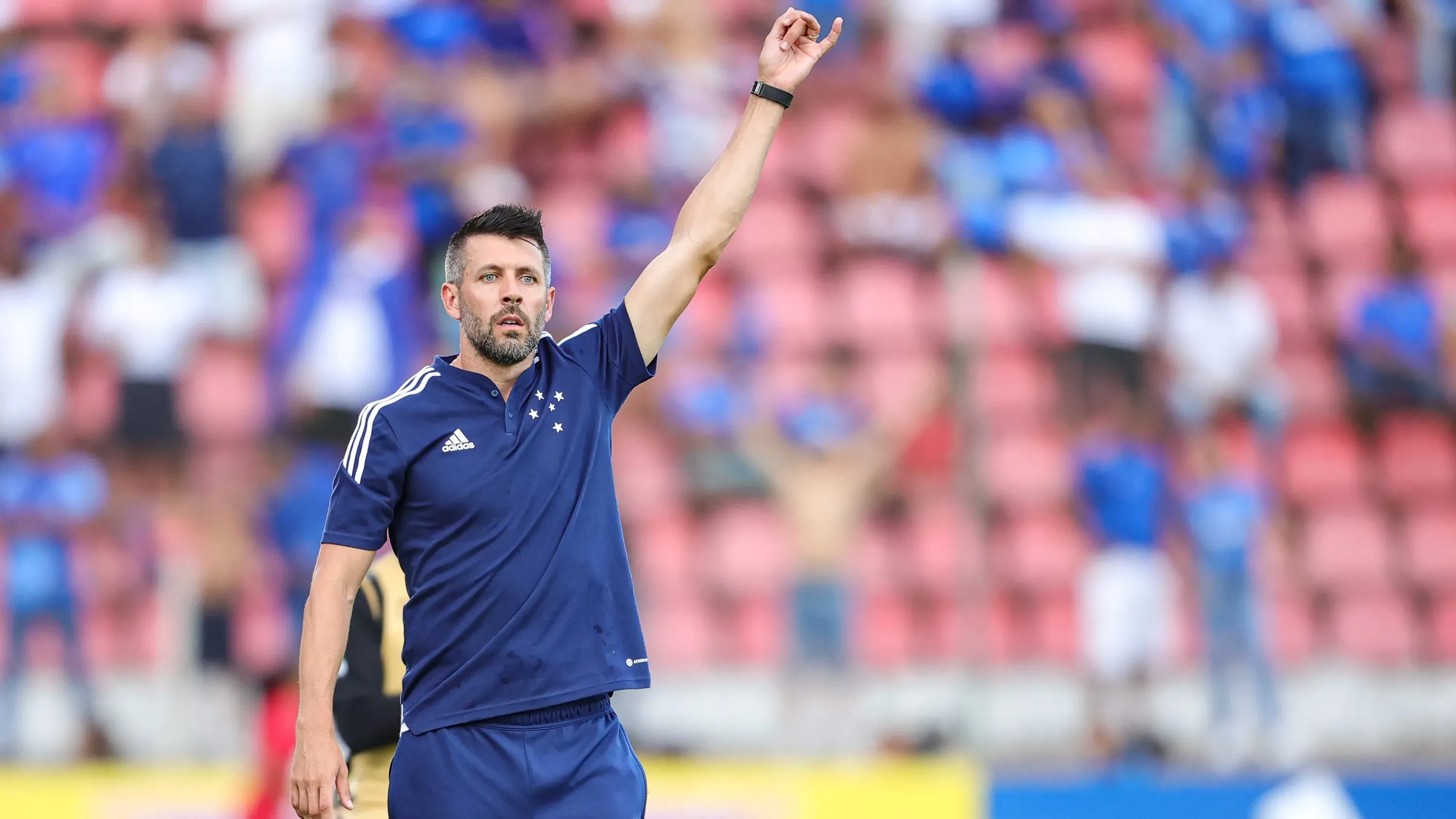 Paulo Pezzolano durante a sua passagem no futebol nacional pelo Cruzeiro – Foto: Gilson Junio/AGIF