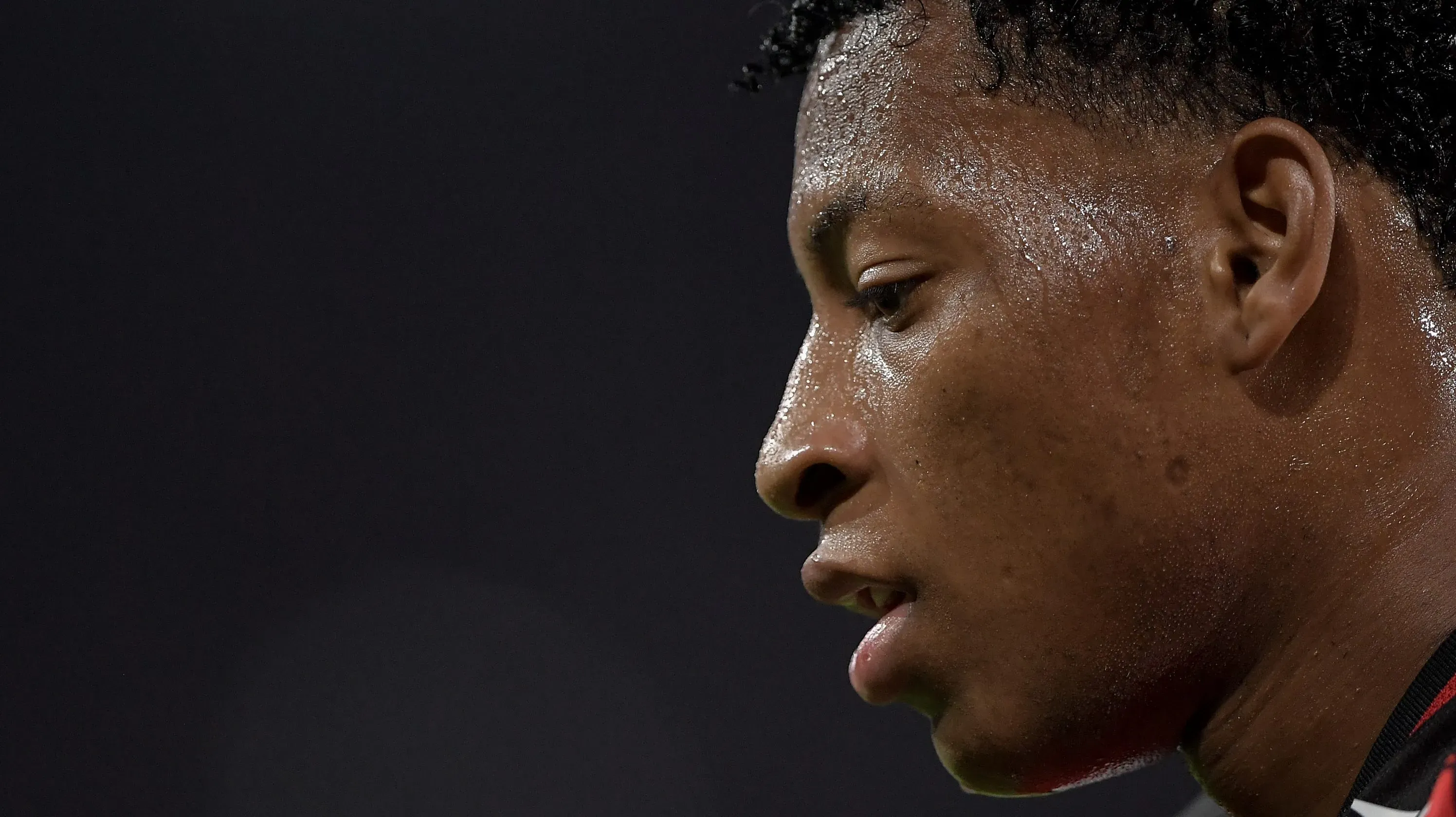 Gonzalo Plata não fez um bom 1º tempo - Foto: Thiago Ribeiro/AGIF.