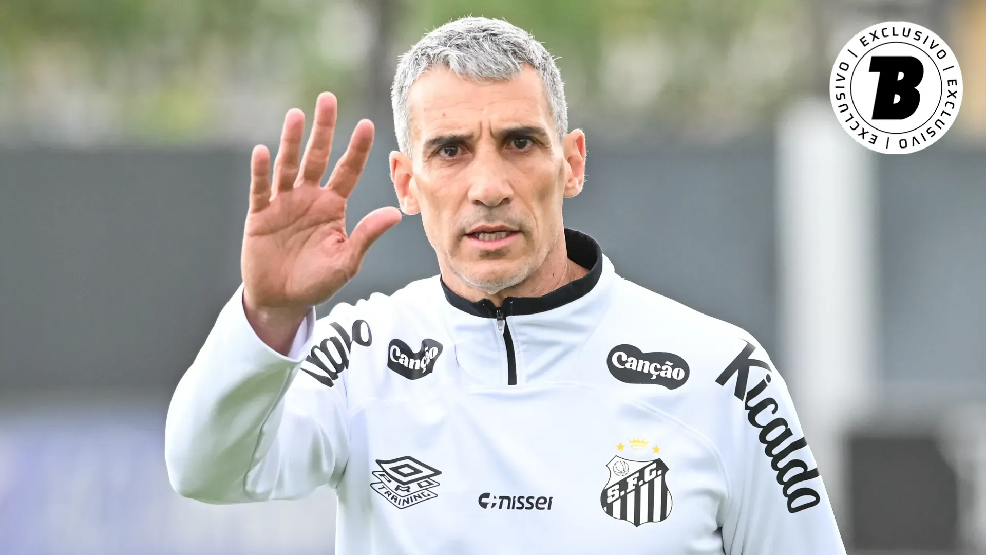 Vojvoda durante treino do Peixe no CT Rei Pelé. Foto: Jota Erre/AGIF