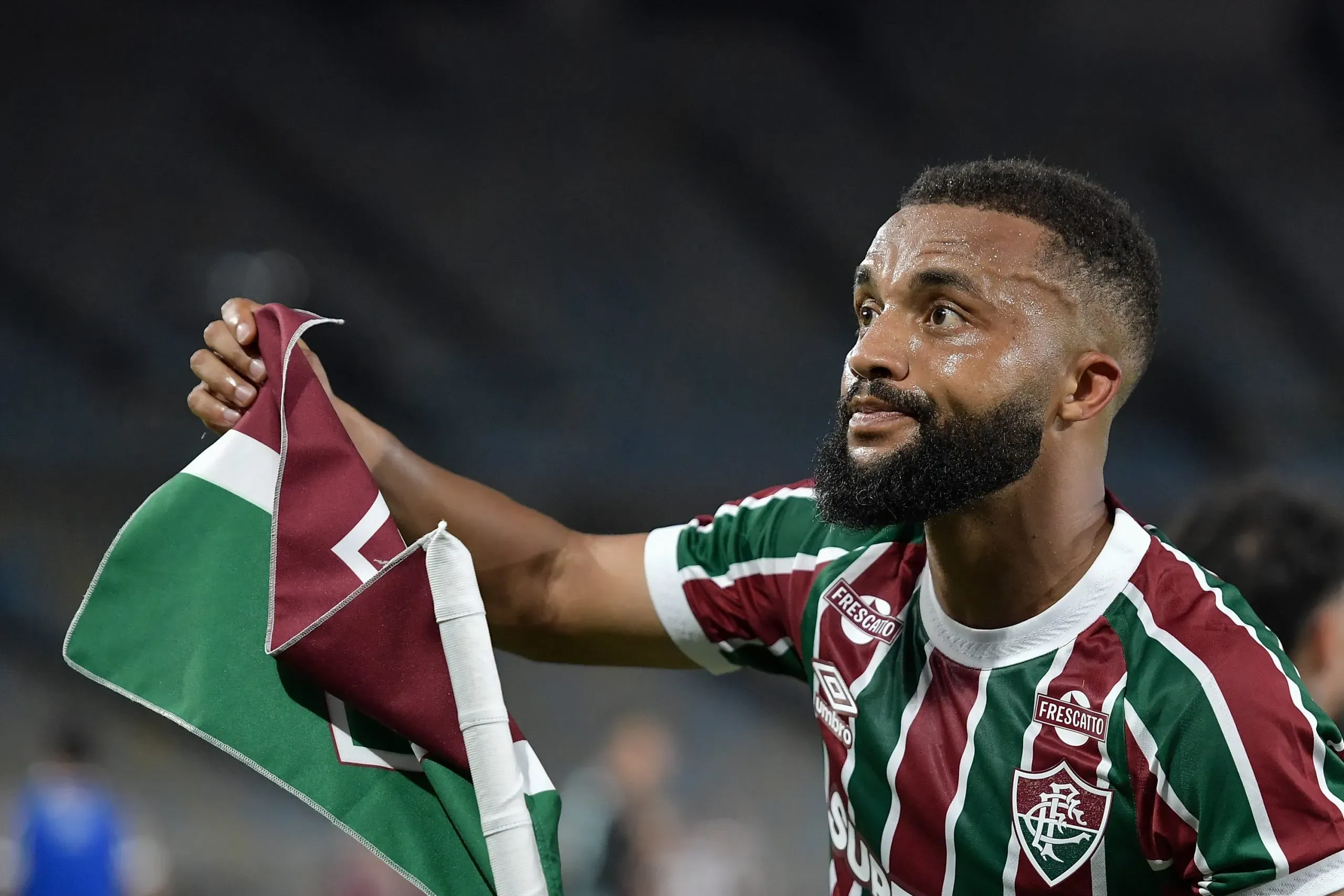 RJ – RIO DE JANEIRO – 25/10/2025 – BRASILEIRO A 2025, FLUMINENSE X INTERNACIONAL – Samuel Xavier jogador do Fluminense durante partida contra o Internacional no estadio Maracana pelo campeonato Brasileiro A 2025. Foto: Thiago Ribeiro/AGIF