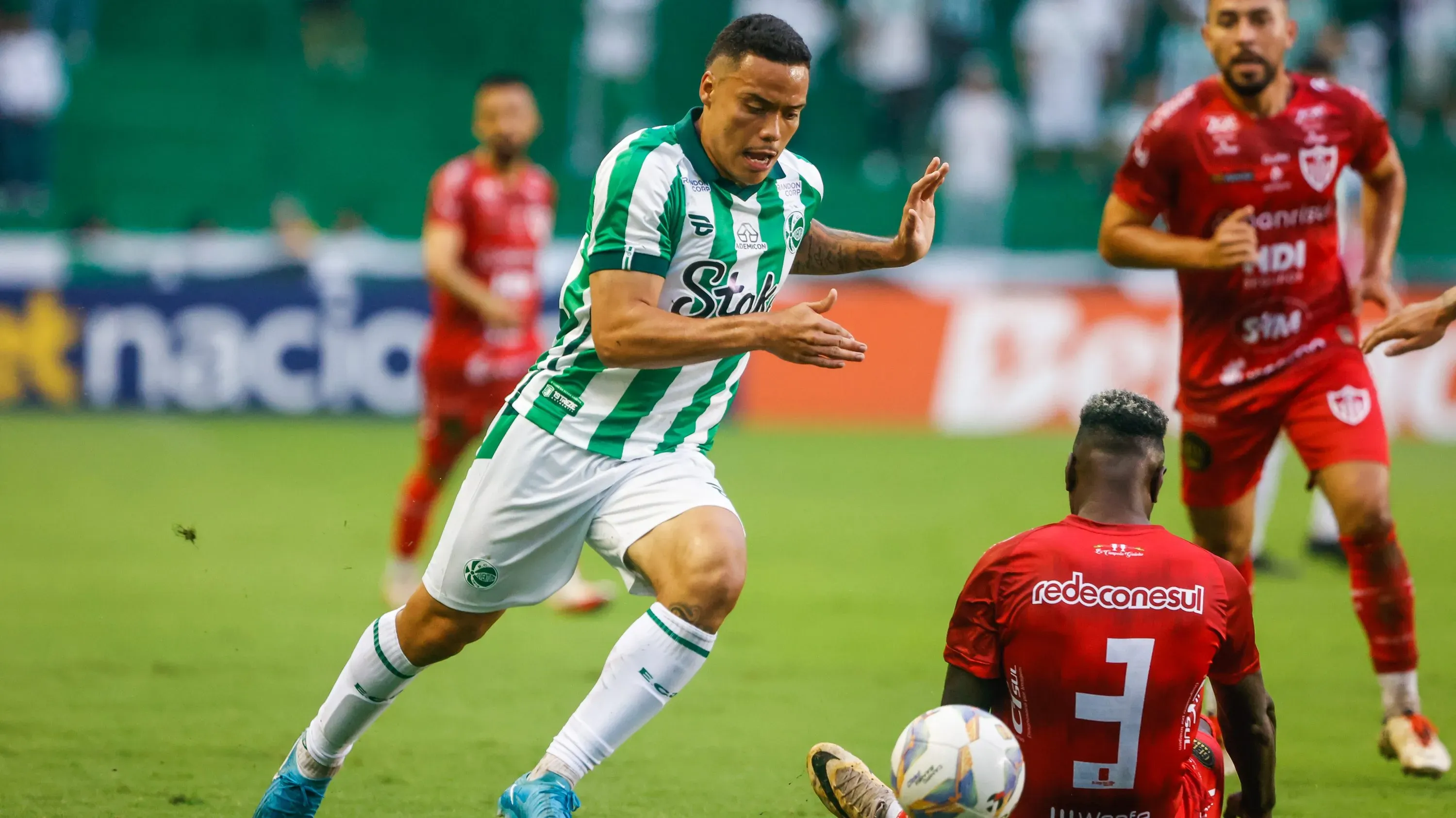 Luis Mandaca em ação pelo Juventude Foto: Luiz Erbes/AGIF