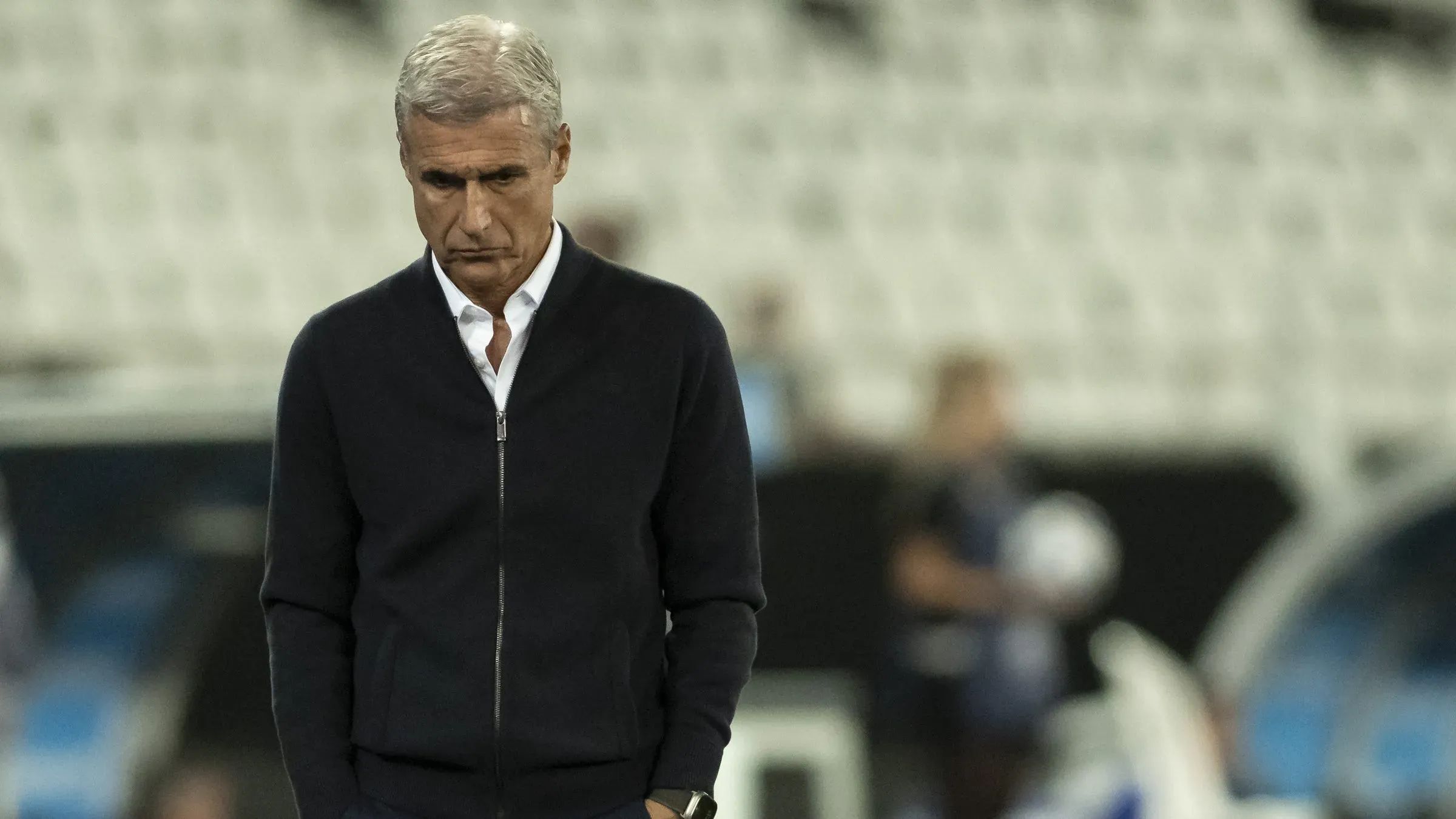 RJ – RIO DE JANEIRO – 29/06/2023 – COPA SUL-AMERICANA 2023, BOTAFOGO X MAGALLANES – Luis Castro tecnico do Botafogo durante partida contra o Magallanes no estadio Engenhao pelo campeonato Copa Sul-Americana 2023. Foto: Jorge Rodrigues/AGIF