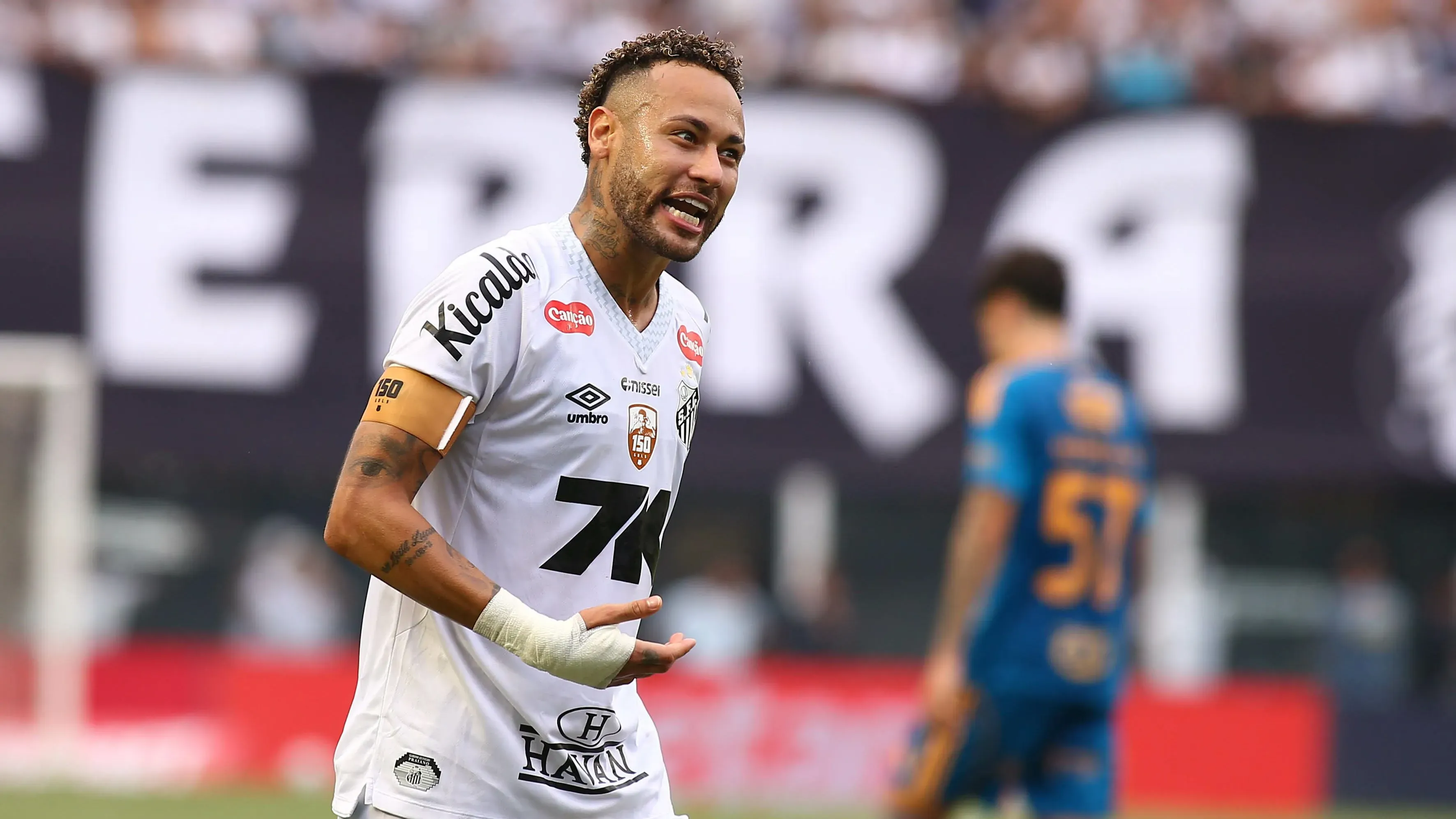 SP – SANTOS – 07/12/2025 – BRASILEIRO A 2025, SANTOS X CRUZEIRO – Neymar Jr jogador do Santos durante partida contra o Cruzeiro no estadio Vila Belmiro pelo campeonato Brasileiro A 2025. Foto: Mauricio De Souza/AGIF