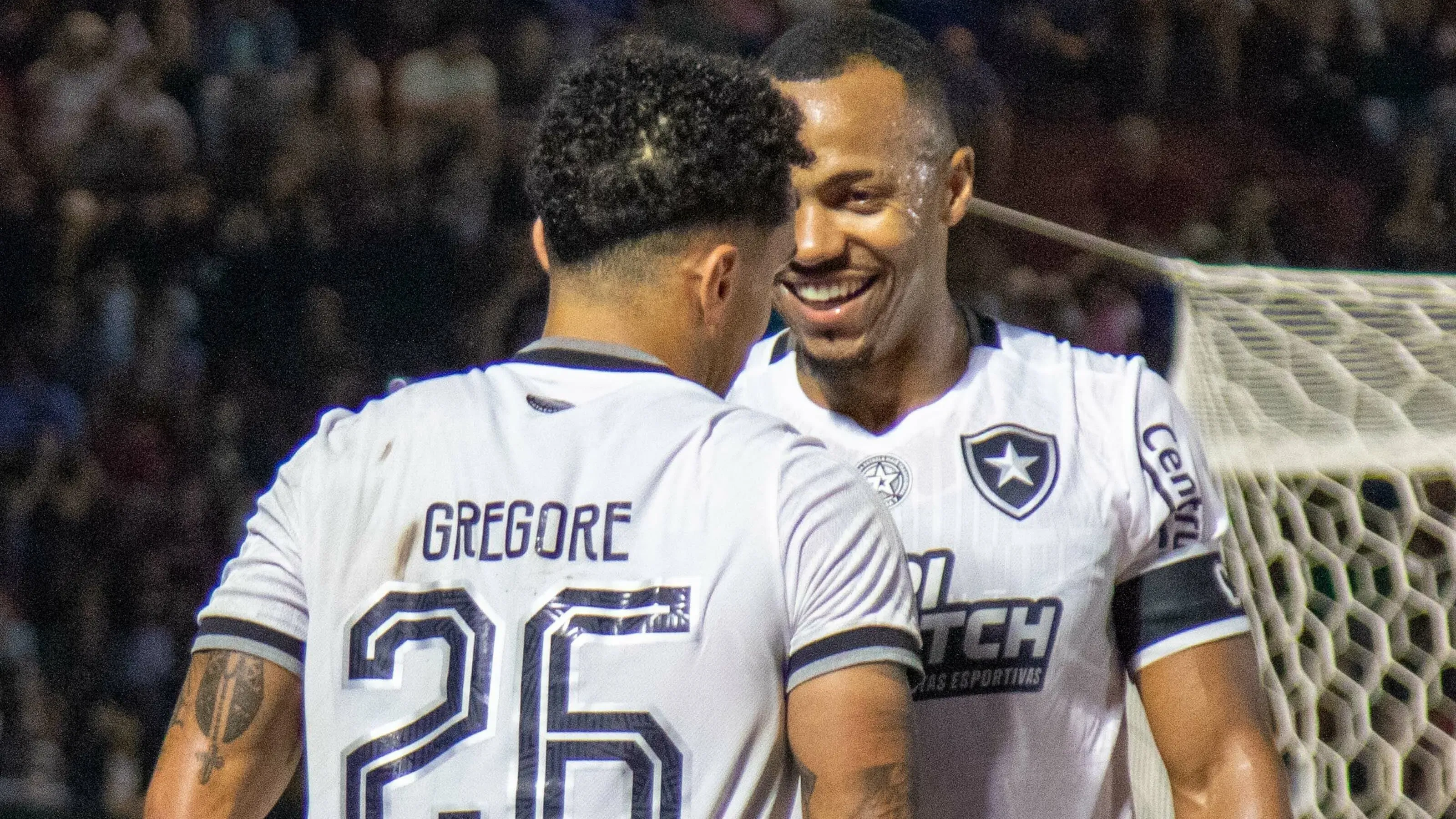 SP – BRAGANCA PAULISTA – 26/10/2024 – BRASILEIRO A 2024, BRAGANTINO X BOTAFOGO – Gregore jogador do Botafogo comemora seu gol durante partida contra o Bragantino no estadio Nabi Abi Chedid pelo campeonato Brasileiro A 2024. Foto: Joisel Amaral/AGIF