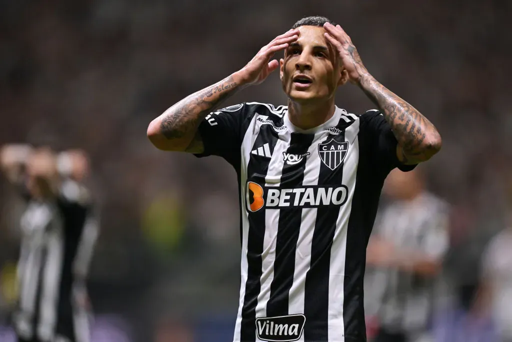 Guilherme Arana em ação pelo Atlético Mineiro. Foto: Pedro Vilela/Getty Images)