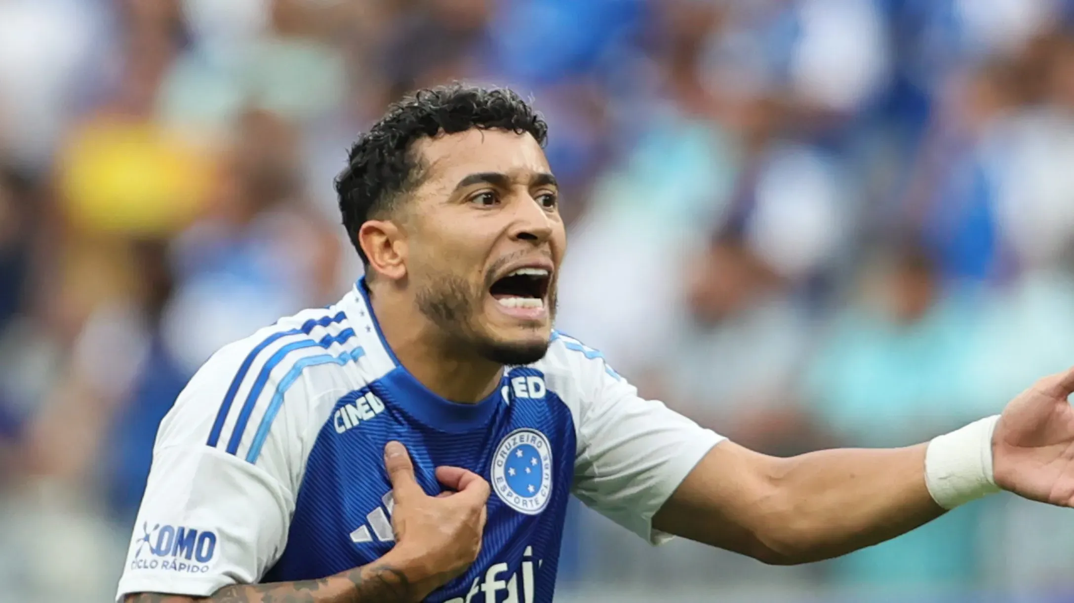 Foto: Gilson Lobo/AGIF – William pode deixar o Cabuloso e se transferir para o Botafogo.