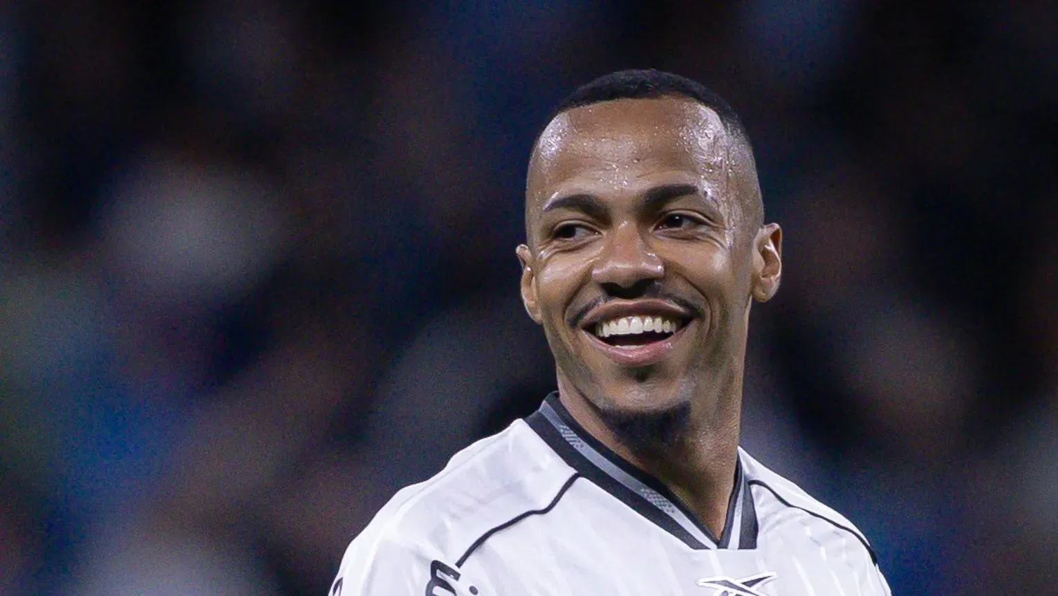 Foto: Maxi Franzoi/AGIF – Marlon Freitas deixa o Botafogo para jogar em rival paulista.