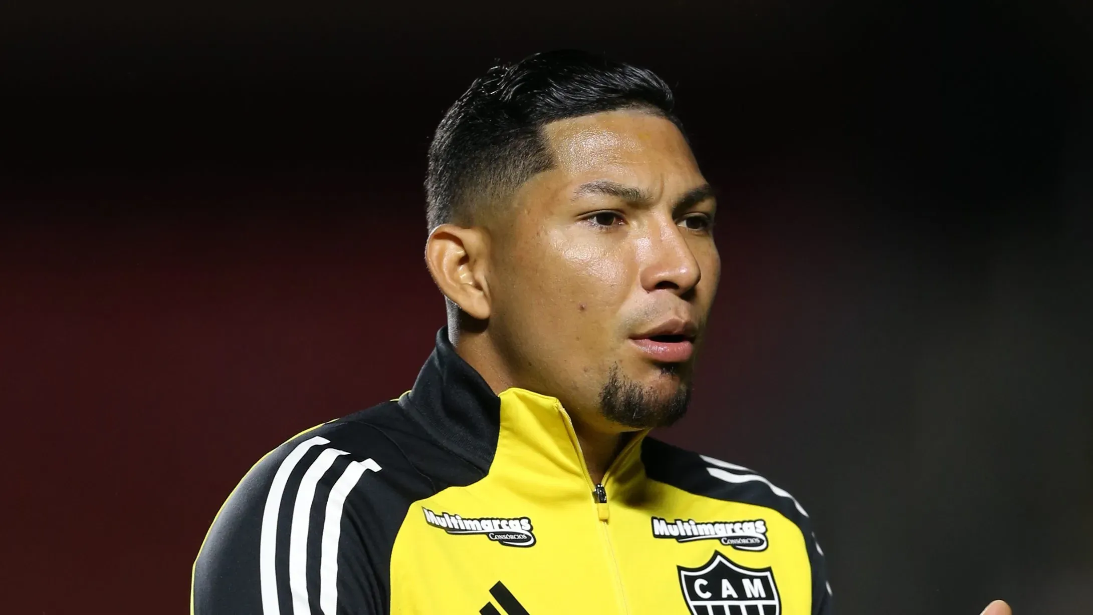 Rony, atacante. Foto: Marlon Costa/AGIF