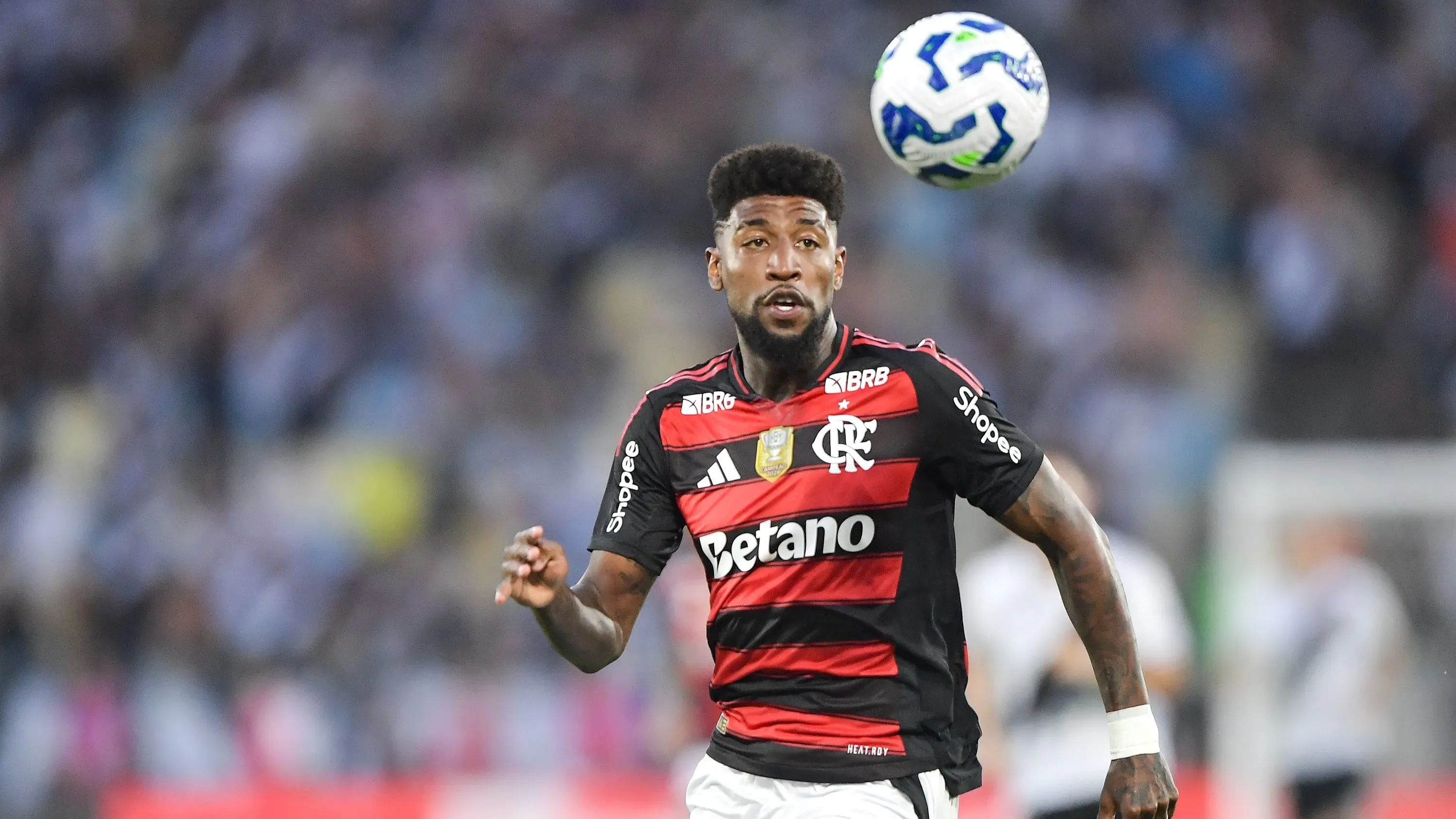 Emerson Royal ficou em segundo na votação. Foto: Thiago Ribeiro/AGIF