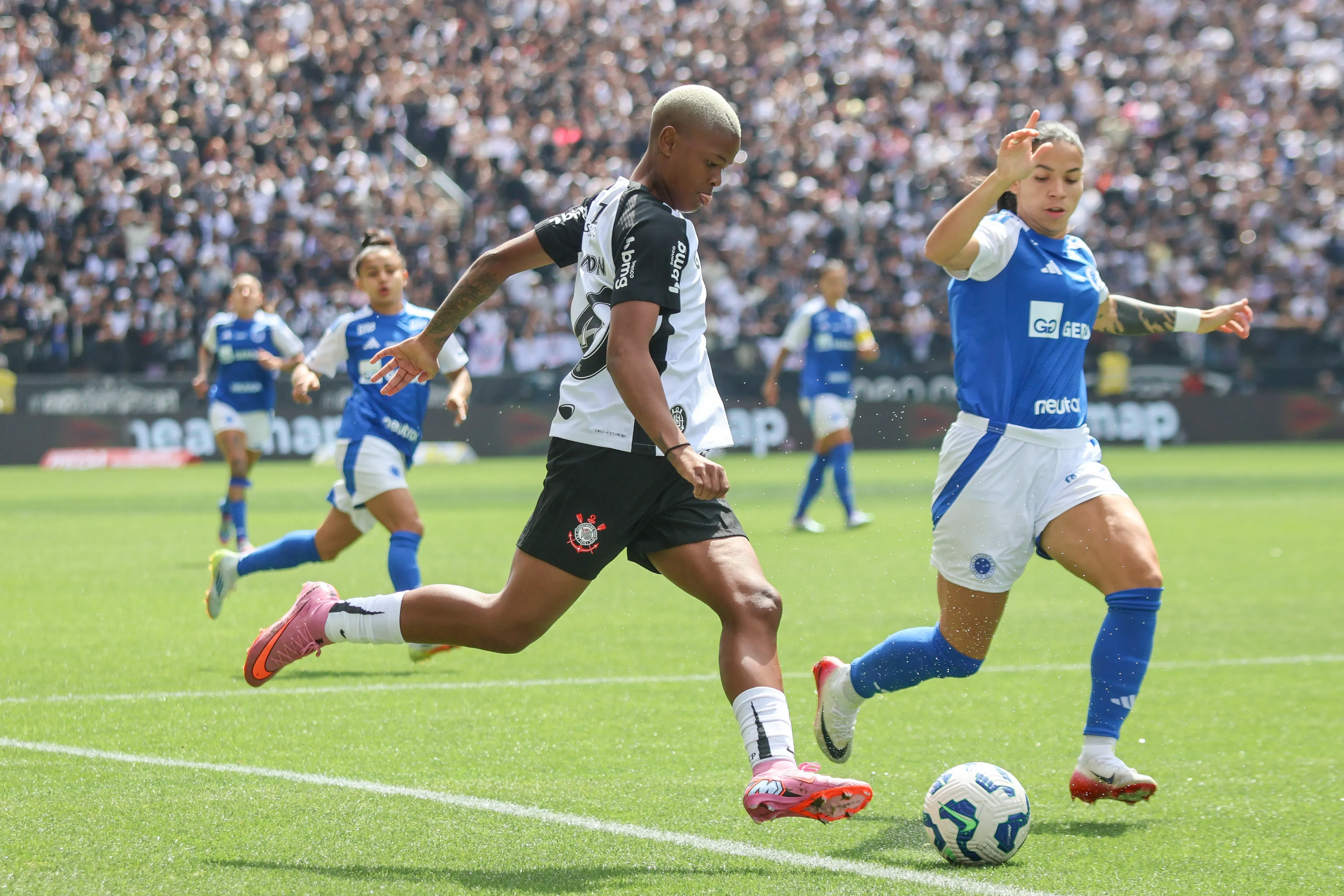 Jhonson durante final do Brasileirão. Foto: Lucas Gabriel Cardoso/AGIF