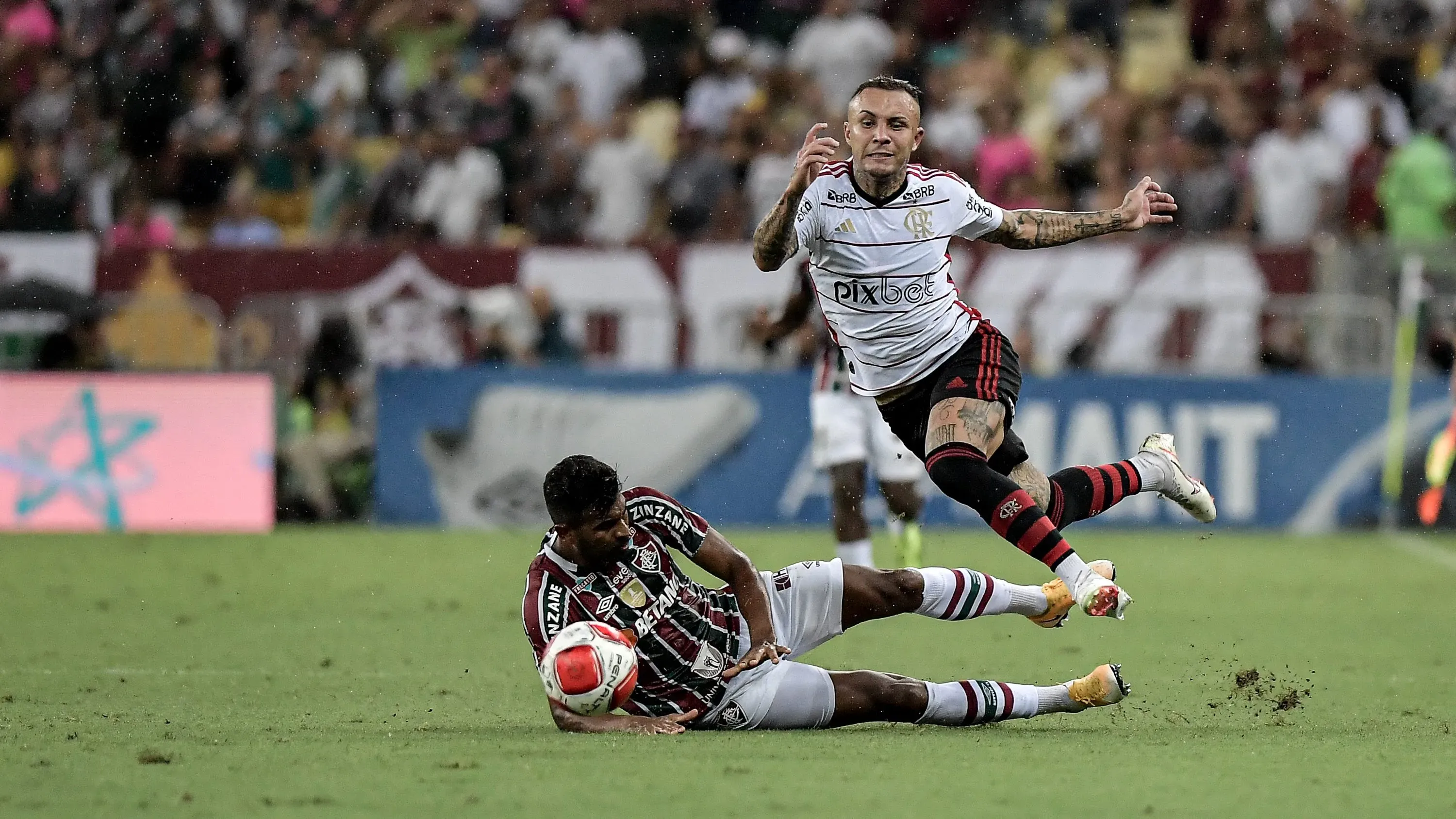Cebolinha contra o Fluminense em 2024. Foto: Thiago Ribeiro/AGIF