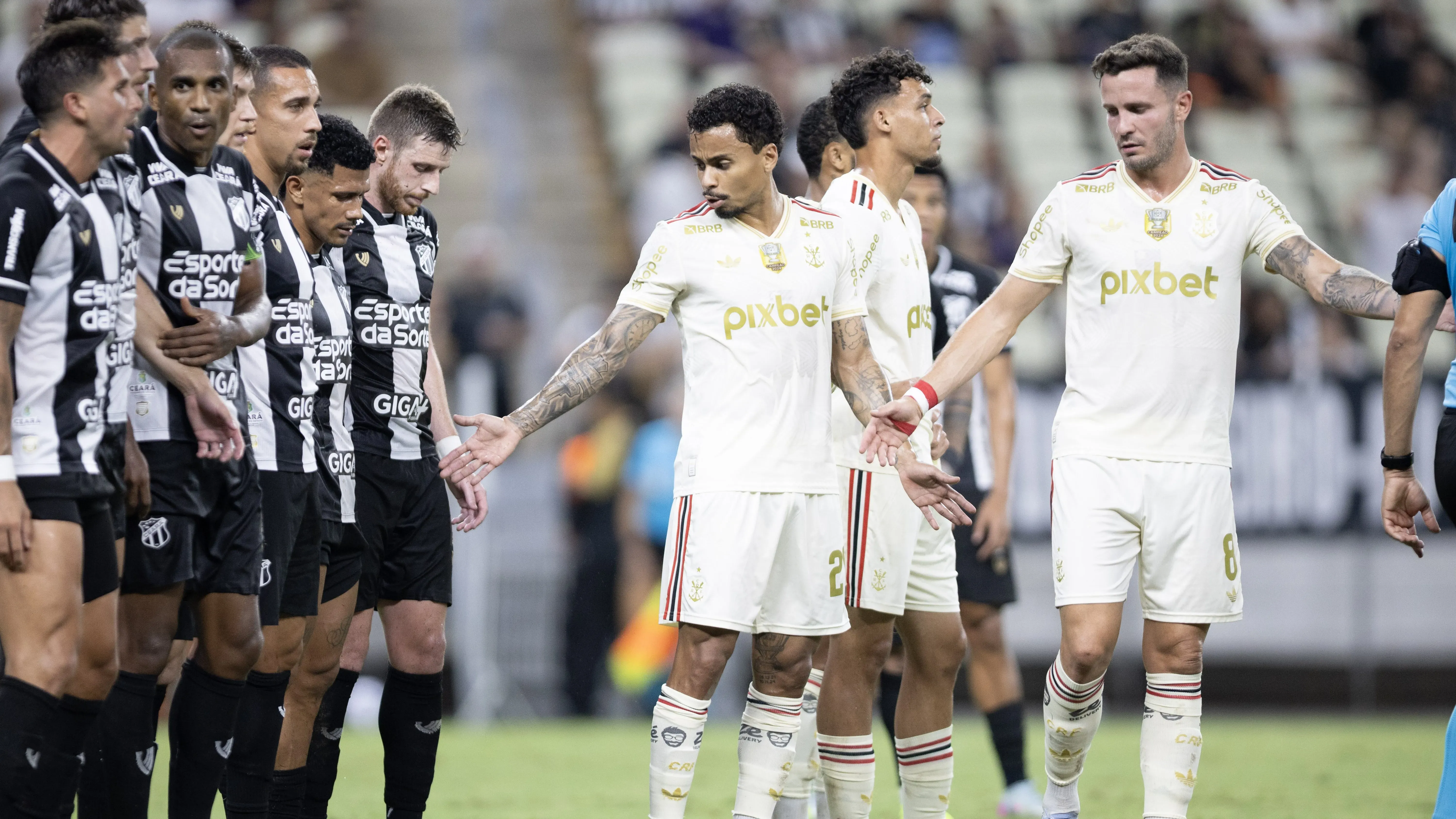CE – FORTALEZA – 03/08/2025 – BRASILEIRO A 2025, CEARA X FLAMENGO – allan jogador do Flamengo durante partida contra o Ceara no estadio Arena Castelao pelo campeonato Brasileiro A 2025. Foto: Baggio Rodrigues/AGIF