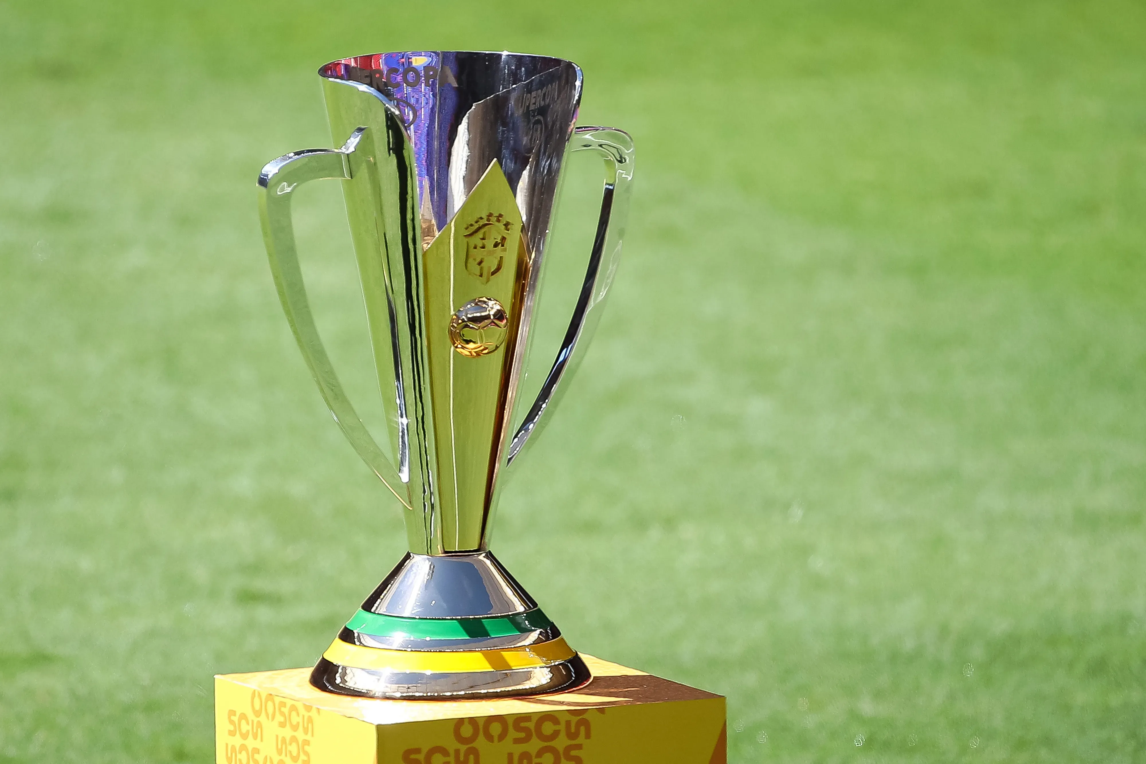 Taça da Supercopa do Brasil. (Photo by Buda Mendes/Getty Images)