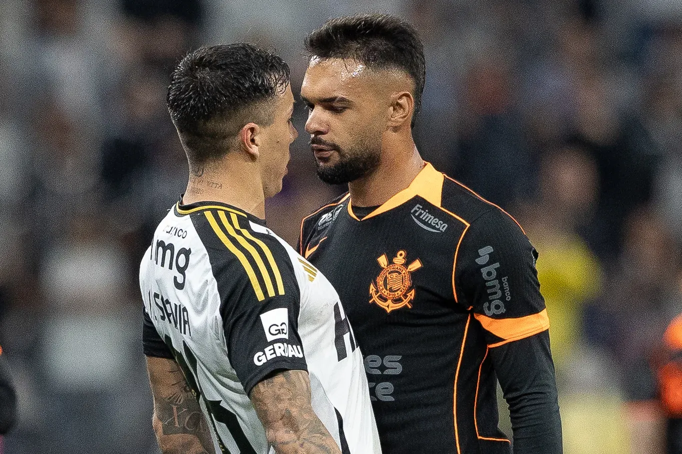 Saravia atuando contra o Corinthians, na Neo Química Arena. Foto: Joisel Amaral/AGIF