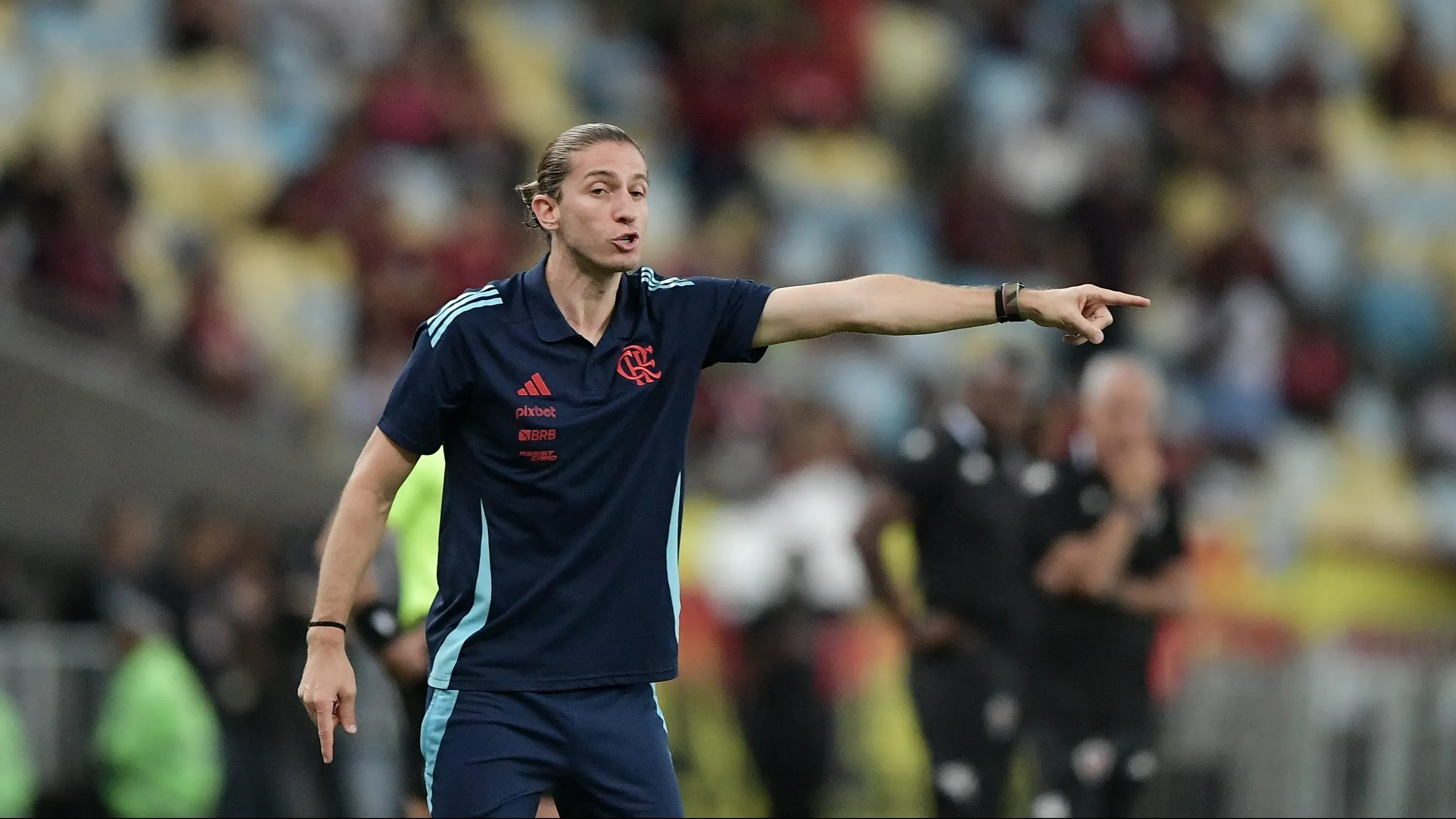 Filipe Luís já é tratado como ídolo - Foto: Thiago Ribeiro/AGIF.