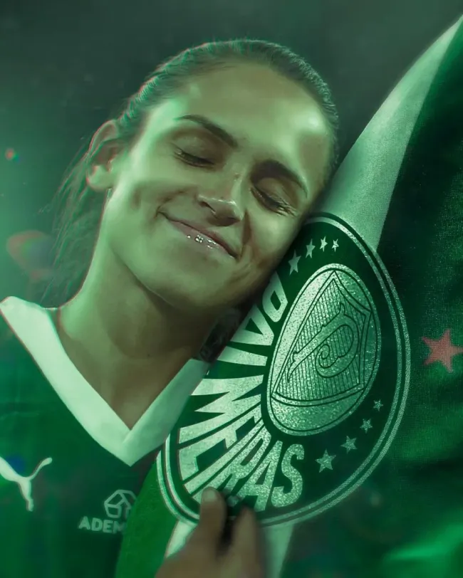 Duda Santos com a camisa alviverde. Foto: Werner Flister/Palmeiras