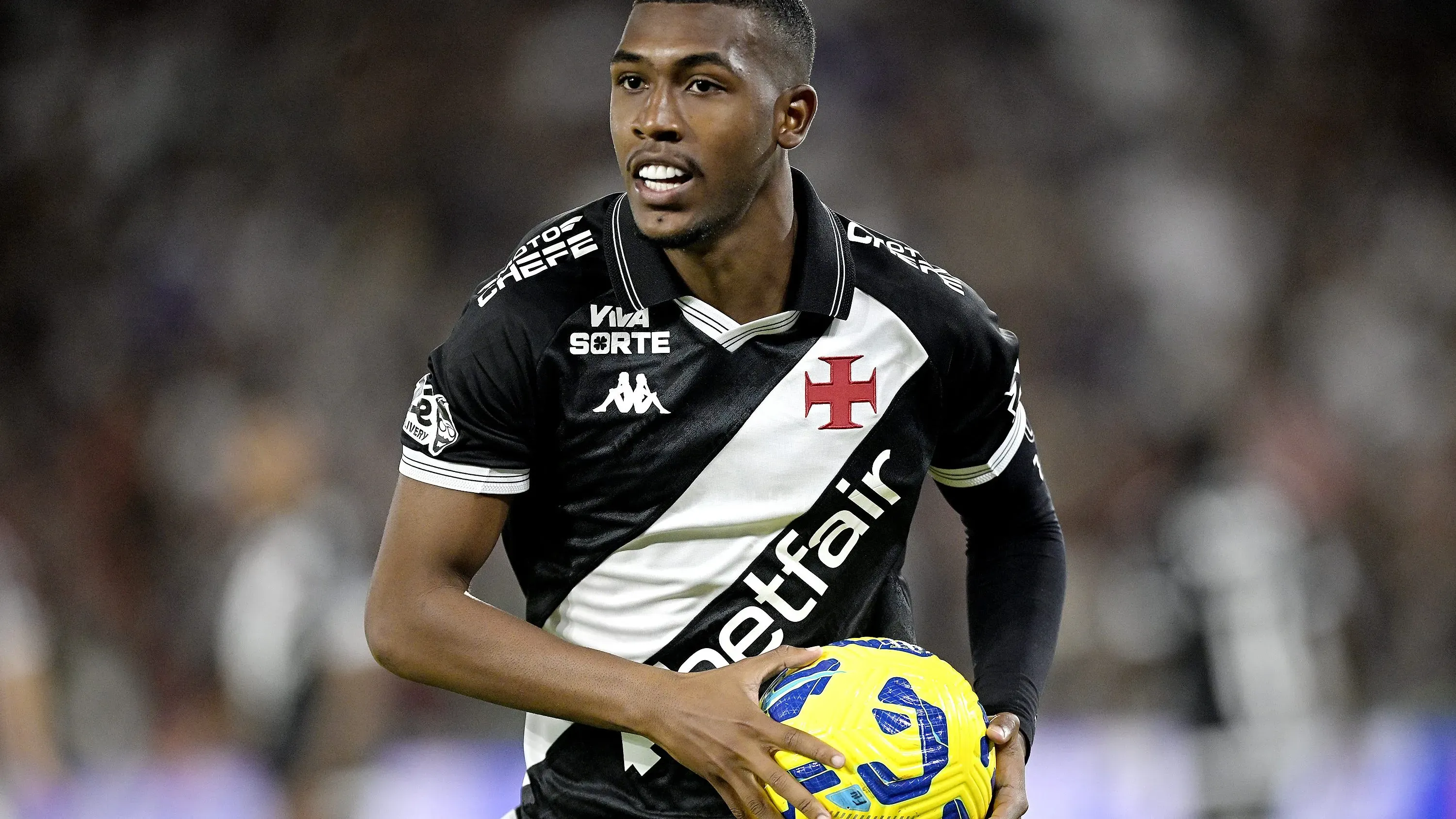 Rayan, jogador do Vasco, durante partida contra o Fluminense no estadio Maracana pelo campeonato Copa Do Brasil 2025. Foto: Alexandre Loureiro/AGIF