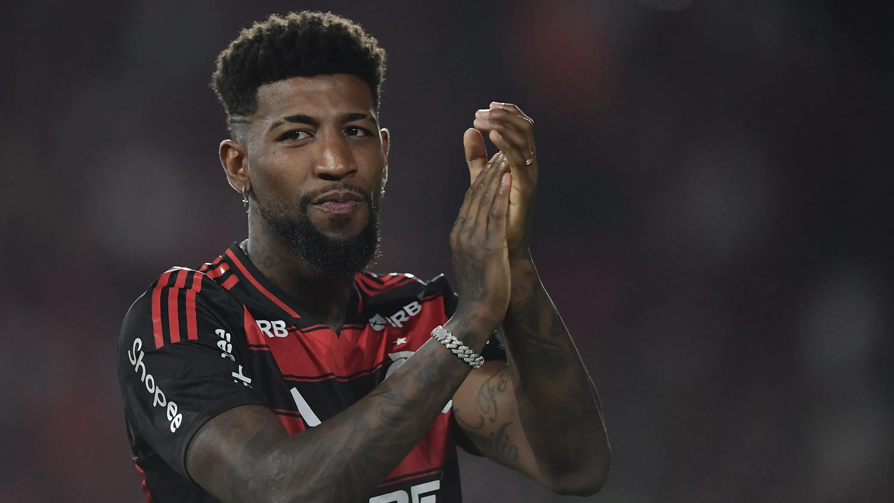 Emerson Royal. Foto: Thiago Ribeiro/AGIF