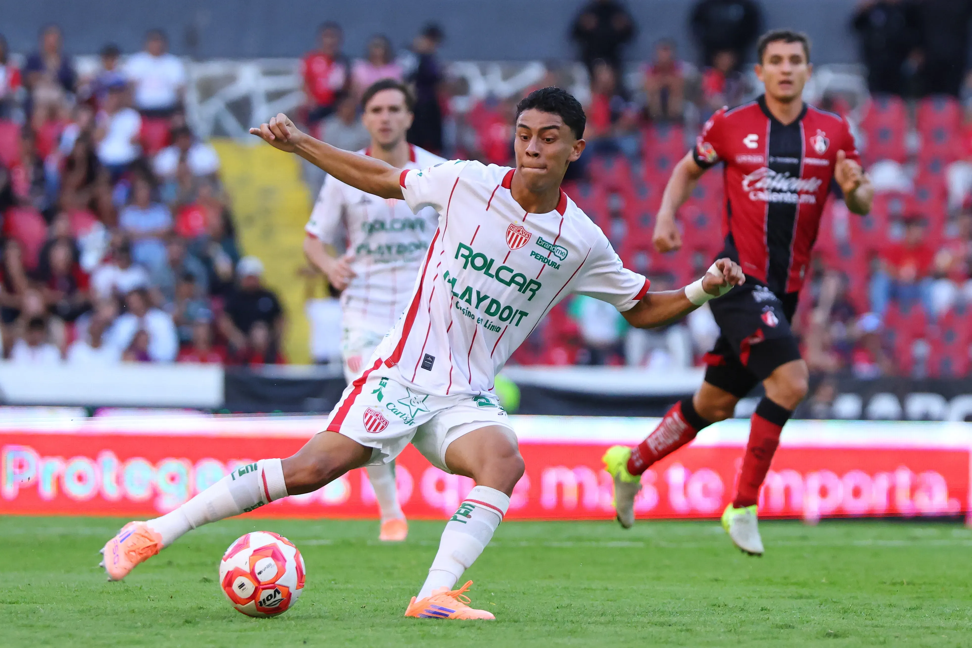 Johan Rojas deve ser confirmado como primeiro reforço do Vasco. Foto: Simon Barber/Getty Images.