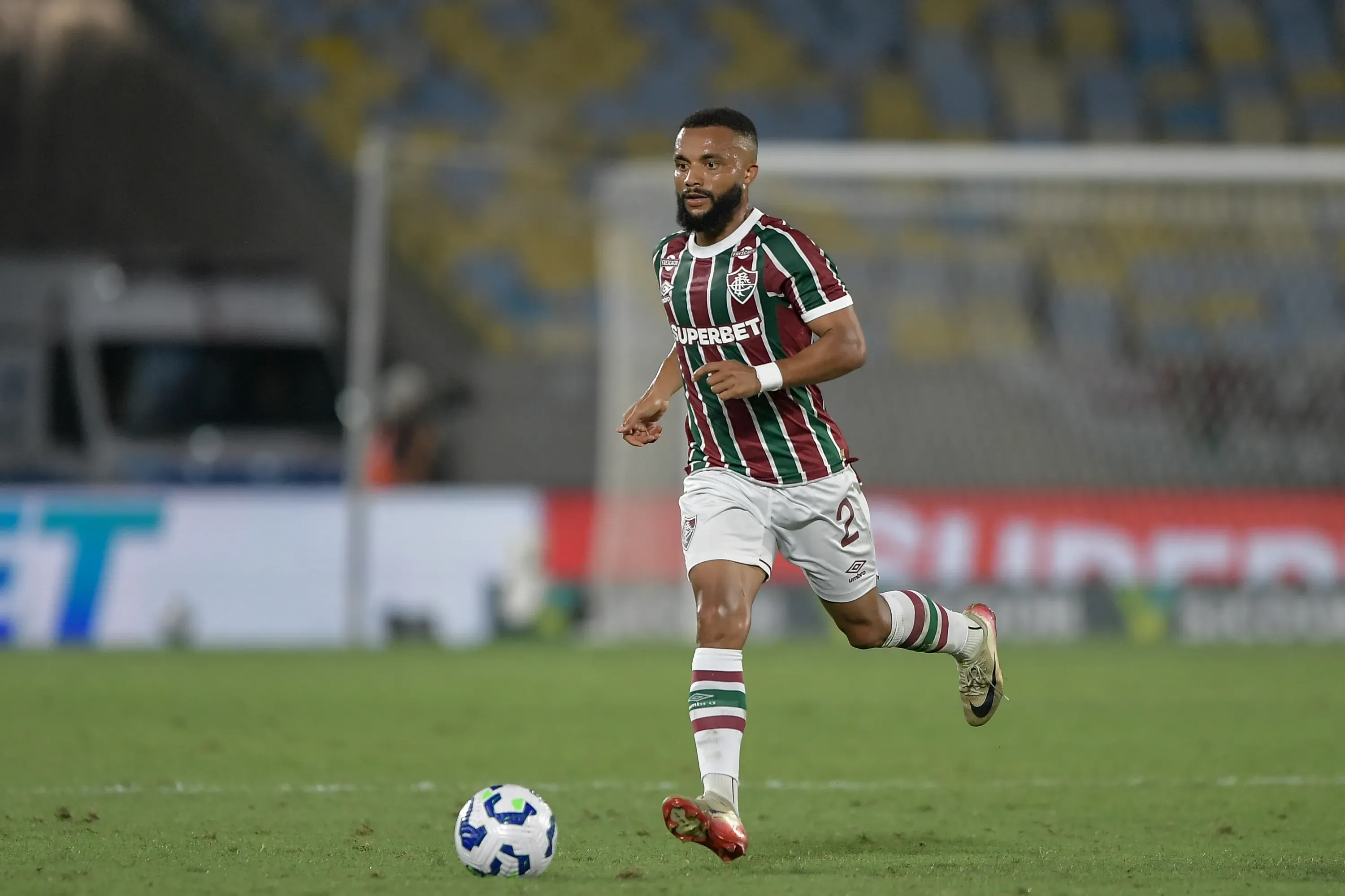 Samuel Xavier durante partida pelo Fluminense. Foto: Thiago Ribeiro/AGIF