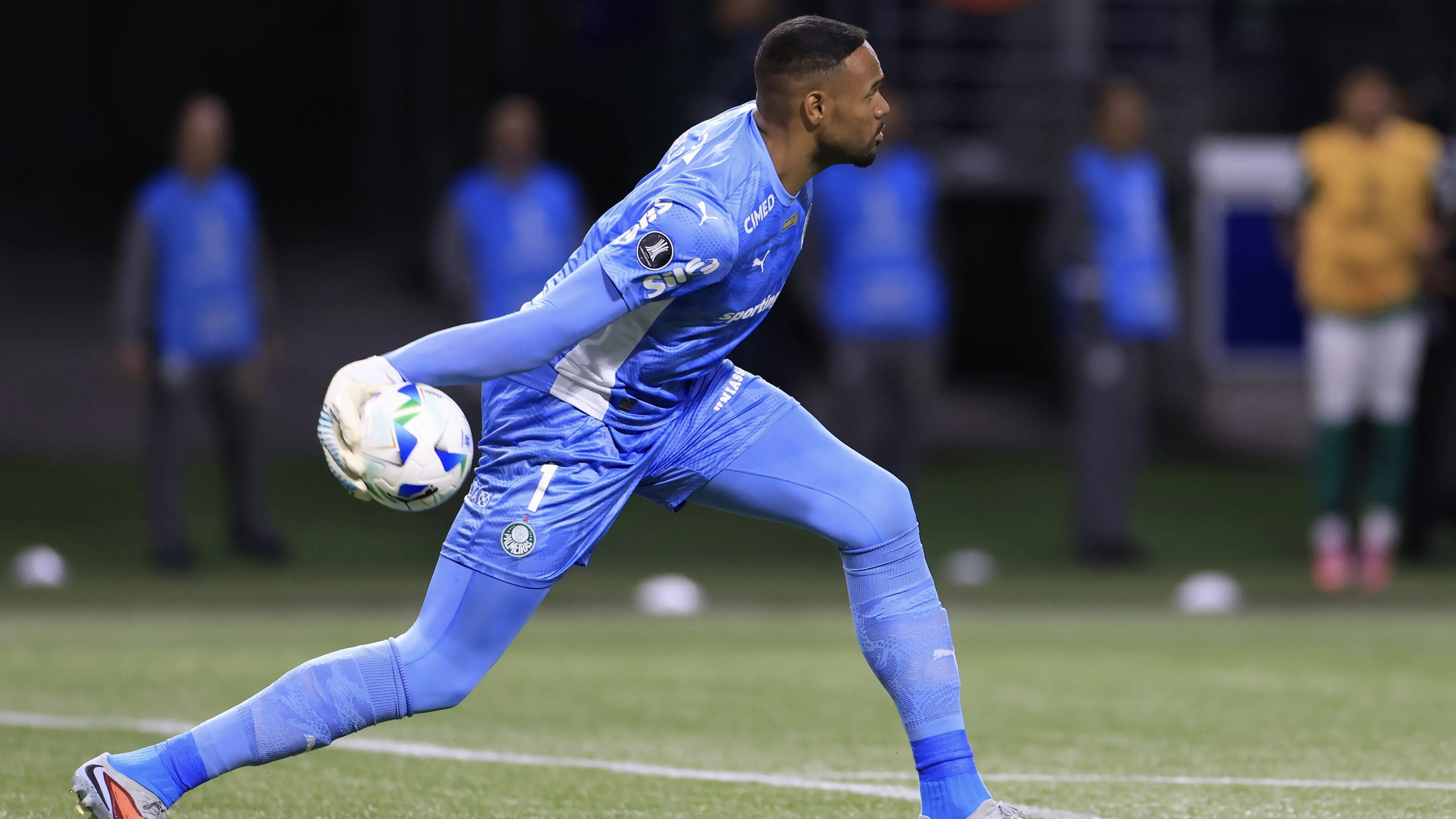Carlos Miguel em ação pelo Palmeiras – Foto: Marcello Zambrana/AGIF