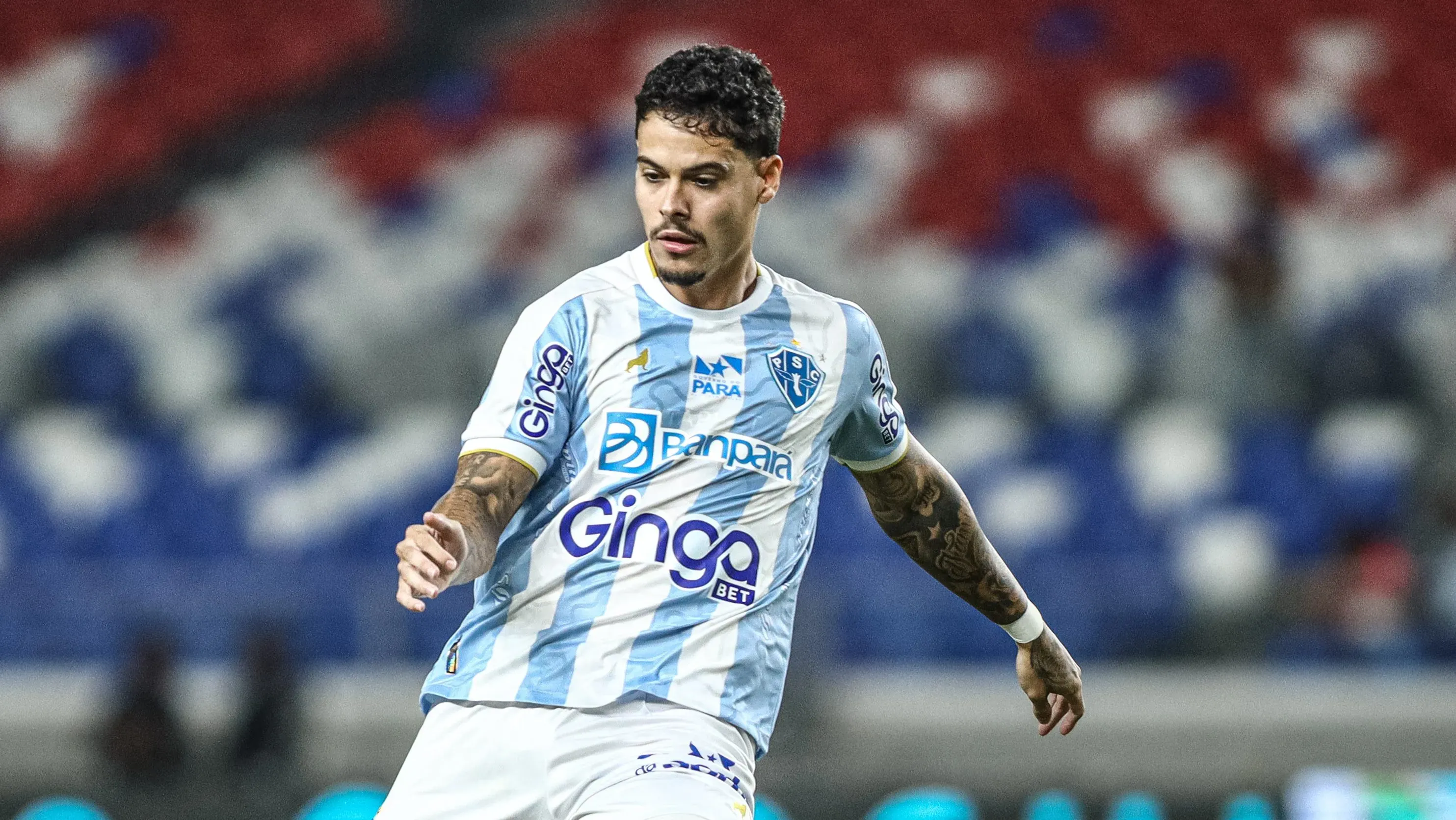 Luan Freitas jogador do Paysandu durante partida contra o Bahia no estadio Mangueirao pelo campeonato Copa Do Brasil 2025. Foto: Marcos Junior/AGIF