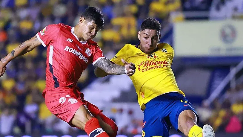 Robert Morales no Toluca. Foto: Manuel Velasquez/Getty Images