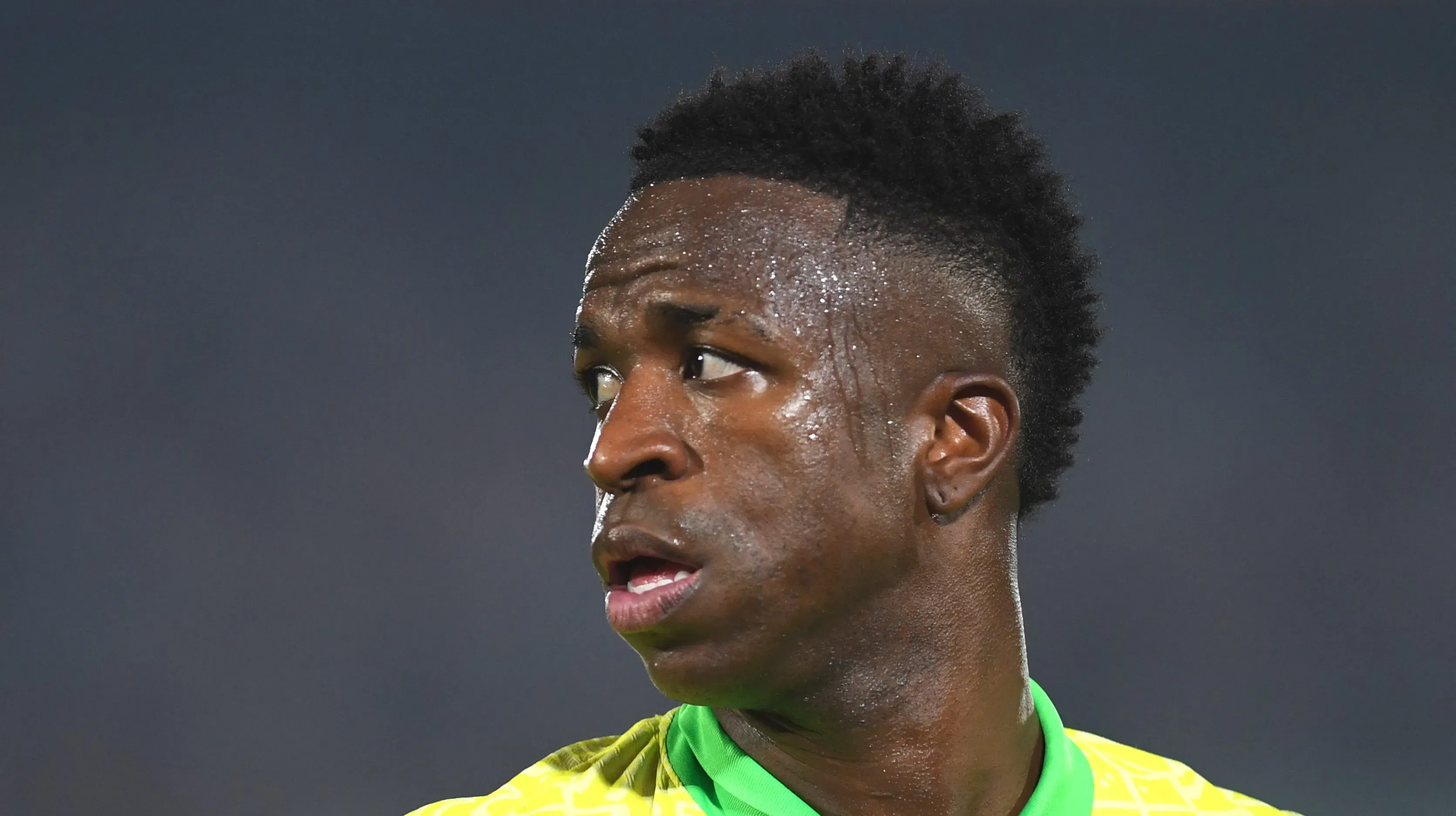 Foto: Christian Alvarenga/Getty Images – Vini passa por crise técnica e PVC liga sinal de alerta para o Brasil.