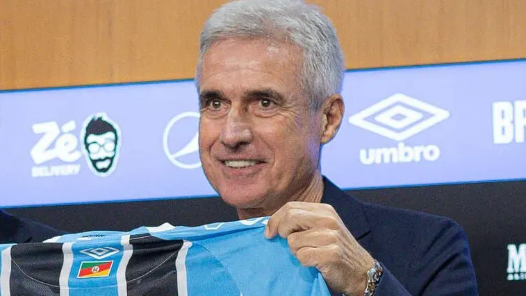 Luís Castro - Foto: Maxi Franzoi/AGIF.