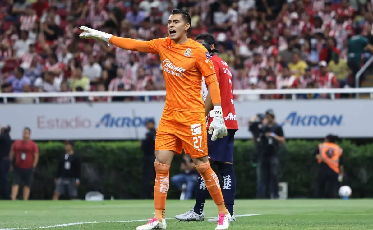 La persona que Raúl Rangel debe convencer para ser titular en el Mundial