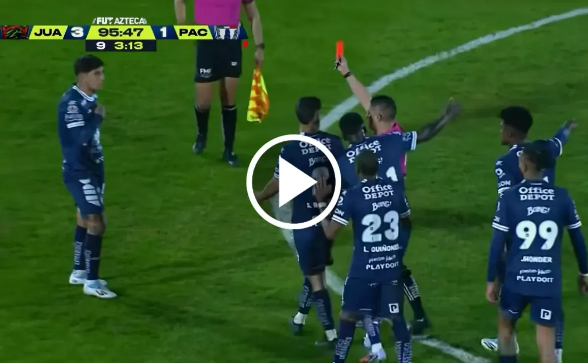 Víctor Guzmán fue expulsado en la eliminación de Pachuca en el Apertura 2025 ante Juárez