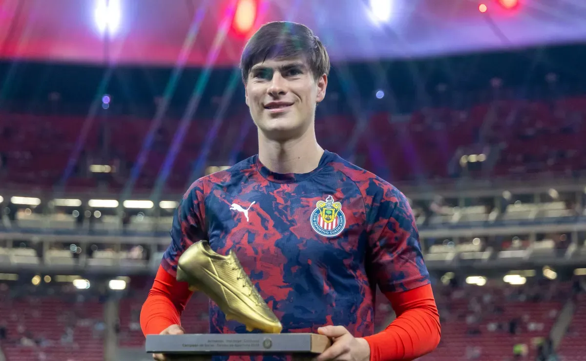 Chivas Confirma La Duraci n Del Nuevo Contrato De Armando Gonz lez chivas-confirma-la-duraci-n-del-nuevo-contrato-de-armando-gonz-lez