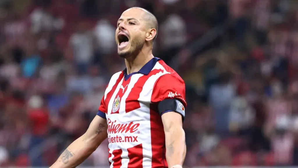 ¿Chicharito es titular en Chivas vs. América?