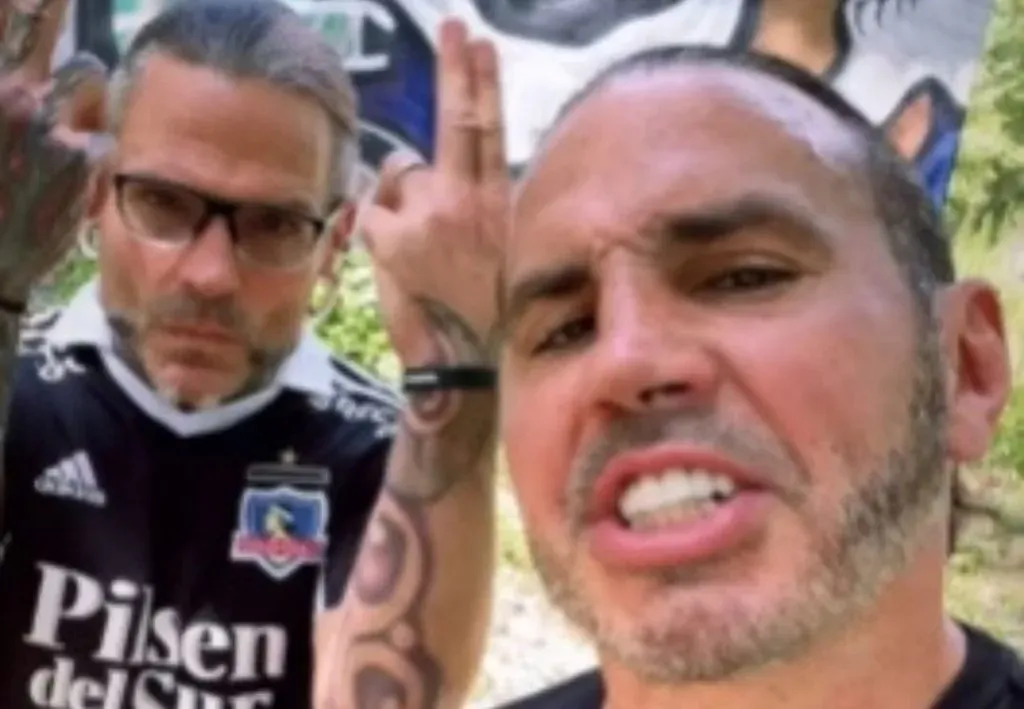 Jeff Hardy sorprendió con la camiseta de Colo Colo, al igual que su hermano Matt anteriormente.
