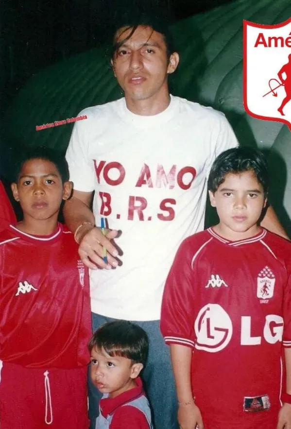 La foto del nuevo DT del Deportivo Cali que hizo arder las redes y puso felices a los de América - Bolavip Colombia