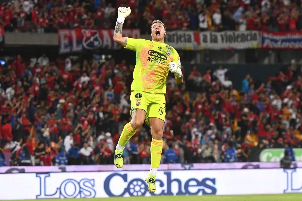 Washington Aguerre of Deportivo Independiente Medellín looks dejected after his costly error.