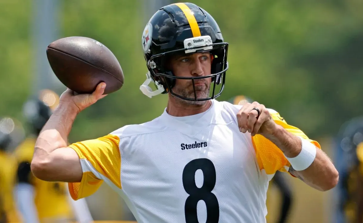 Aaron Rodgers #39 former teammate warns the NFL that he will thrive on the Aaron Rodgers #39 former teammate warns the NFL that he will thrive on the