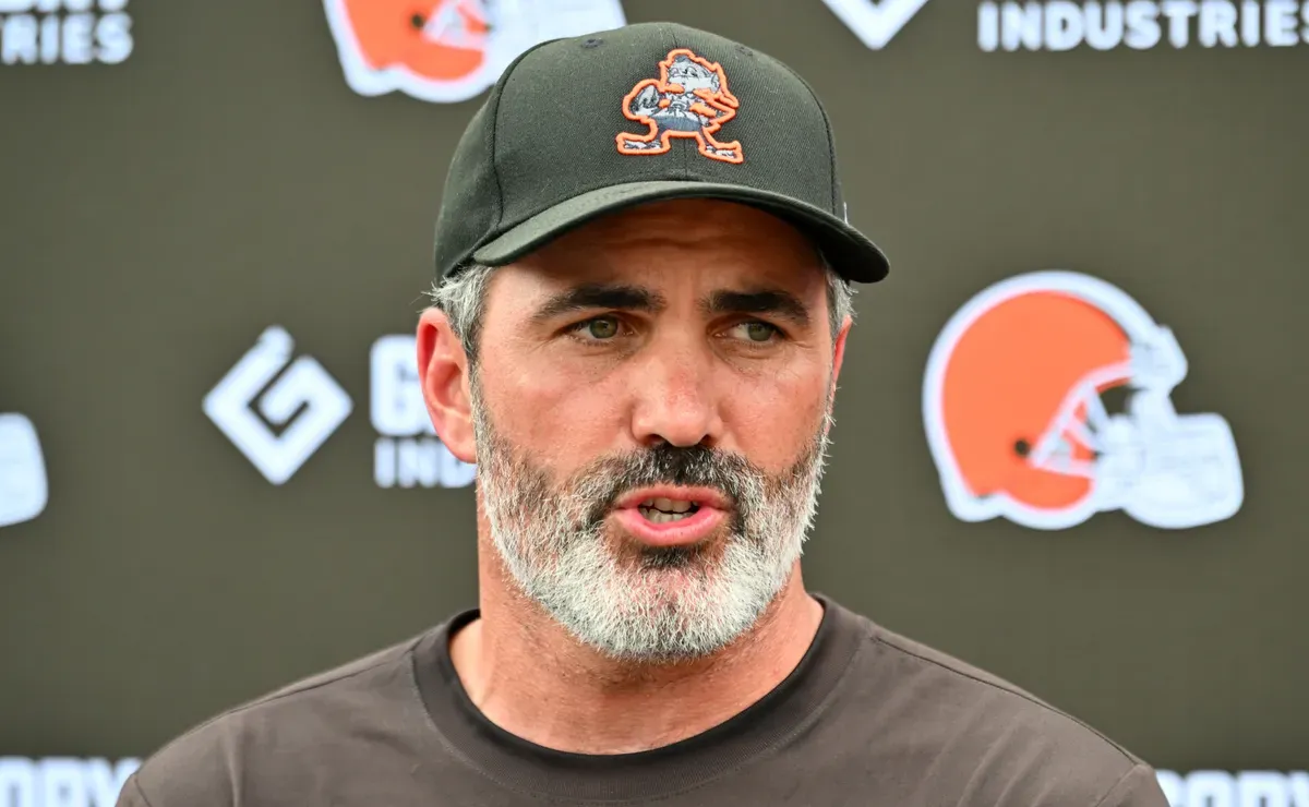 Browns HC Kevin Stefanski sums up Joe Flacco vs. Shedeur Sanders QB battle in one key word - Bolavip US