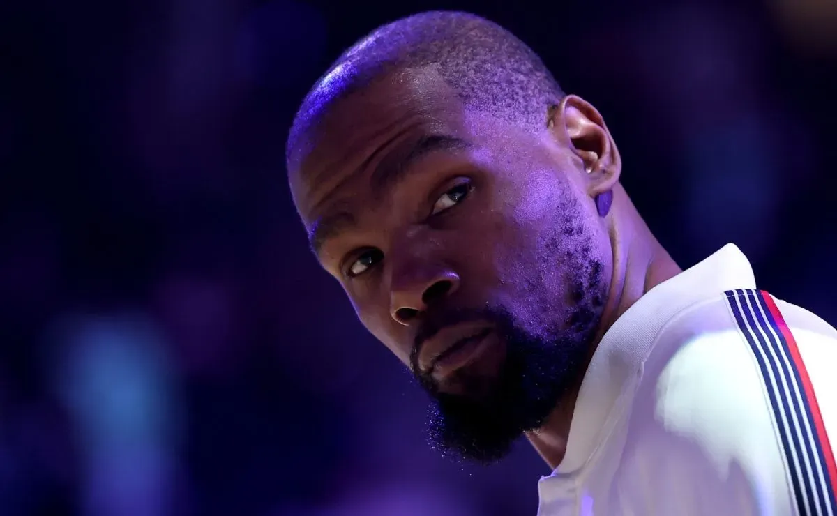 Kevin Durant makes a bold comparison between himself and Michael Jordan Kevin Durant makes a bold comparison between himself and Michael Jordan