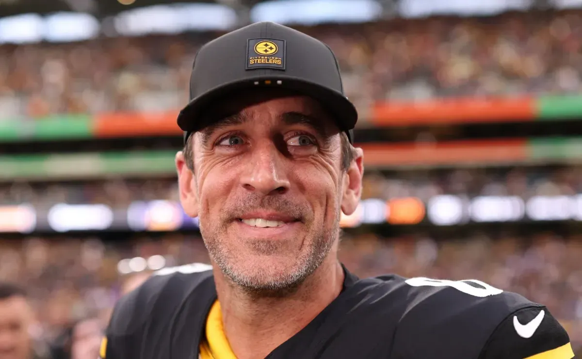 Aaron Rodgers sends warning to Ravens about Steelers before Week 18 ...