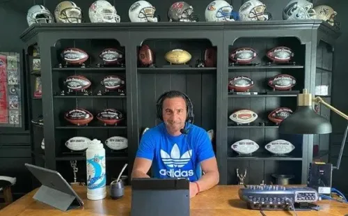 Gramática at his home studio (@martin_gramatica).