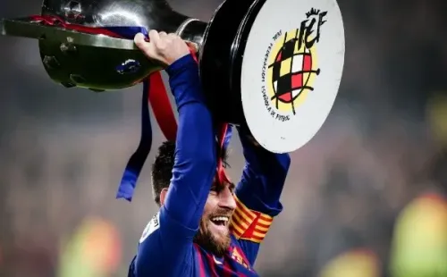 Messi lifting the La Liga trophy (Getty).