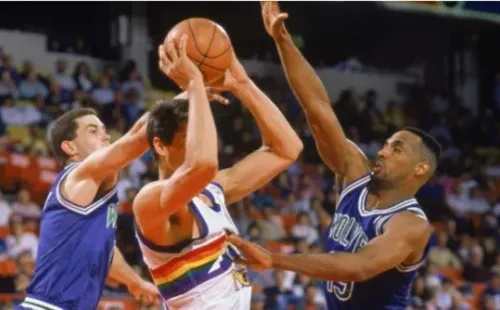 Michael Adams led the Nuggets with 22 points. (Getty)