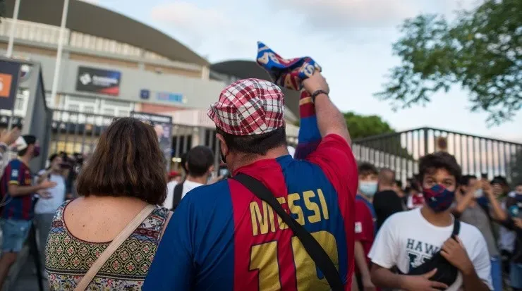Barcelona fans protest in front of Camp Nou. (Getty)