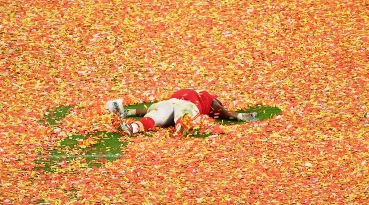 Last year the winning team received a bonus of $118,000 for each player. (Getty)