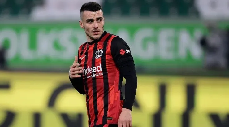 Filip Kostic of Eintracht Frankfurt looks dejected against Wolfsburg. (Getty)