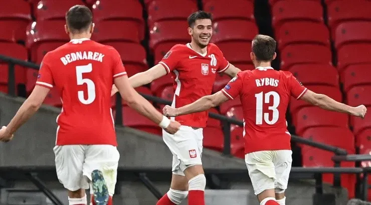Poland national team players celebrating after a goal. (Getty)