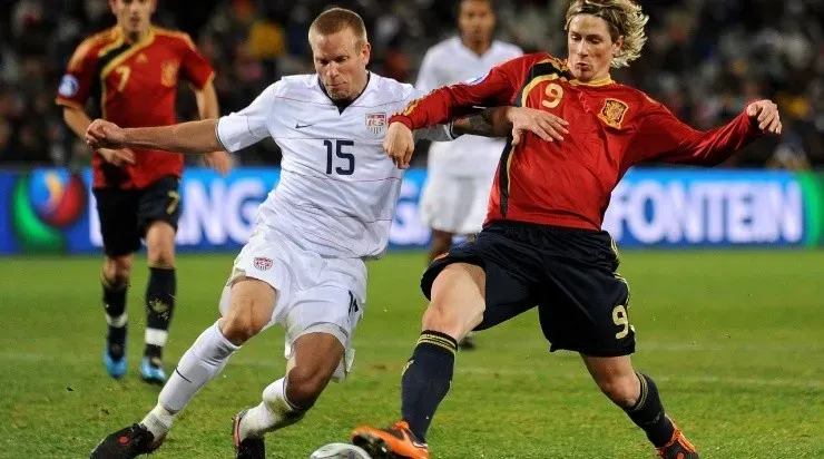 The grit of the United States proved successful as Bob Bradley’s team defeated Spain 2-0 in the 2009 Confederations Cup. (Getty)